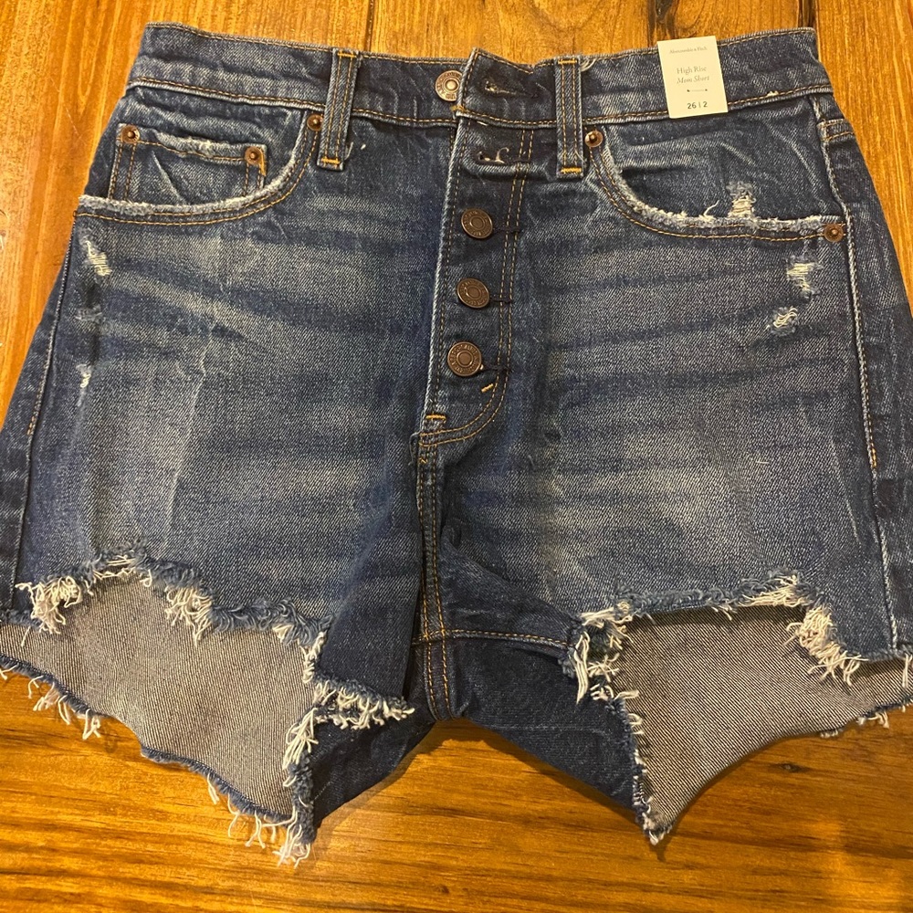 Abercrombie and Fitch High rise mom shorts
